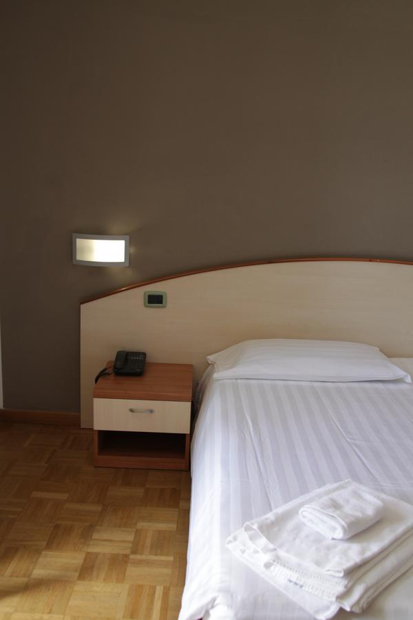 וטראלה Albergo Da Benedetta מראה חיצוני תמונה
