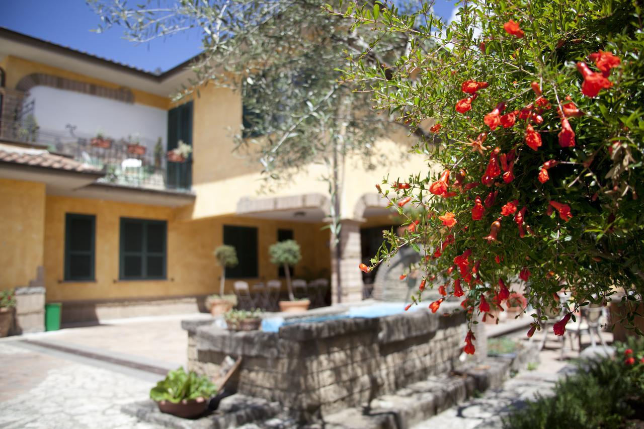 וטראלה Albergo Da Benedetta מראה חיצוני תמונה
