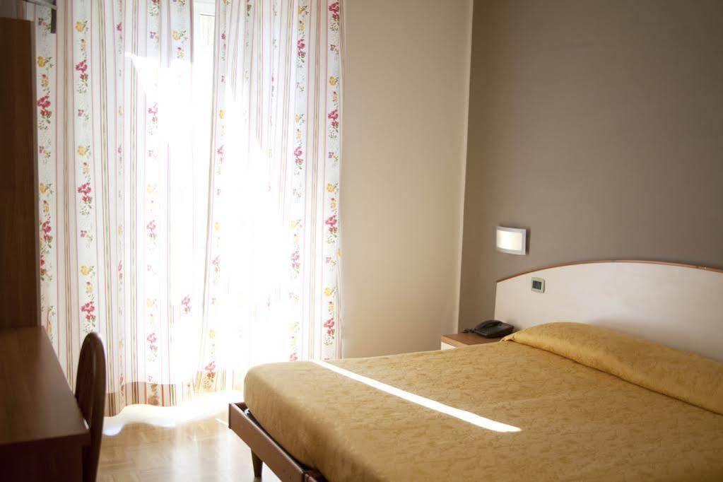 וטראלה Albergo Da Benedetta מראה חיצוני תמונה